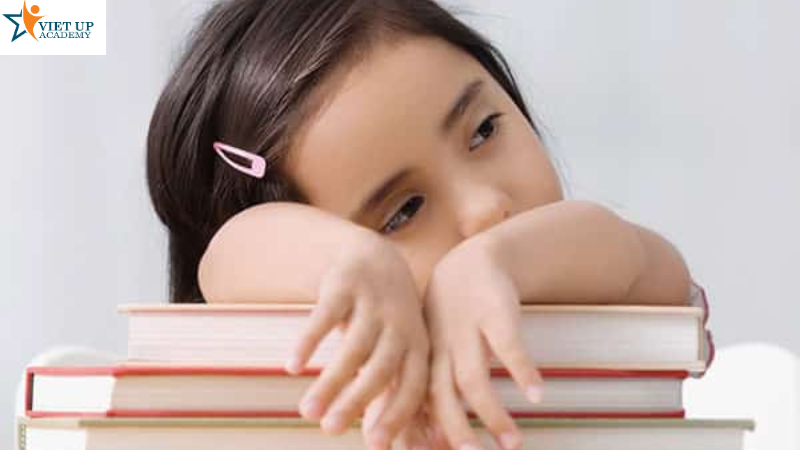 Trẻ bị quá tải thông tin không thể ghi nhớ hết