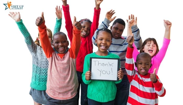 Vậy vì sao nên dạy con nói cảm ơn từ những điều nhỏ nhất?