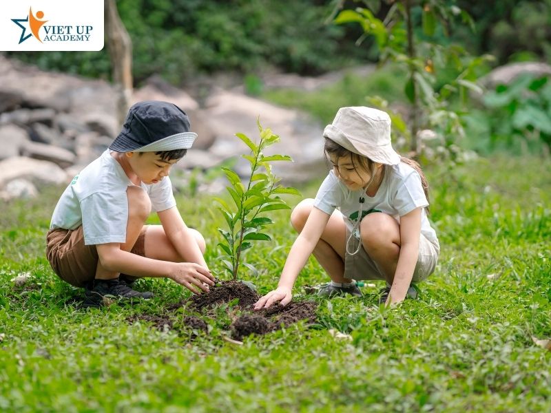 Dạy con bằng cách cho con va chạm thiên nhiên