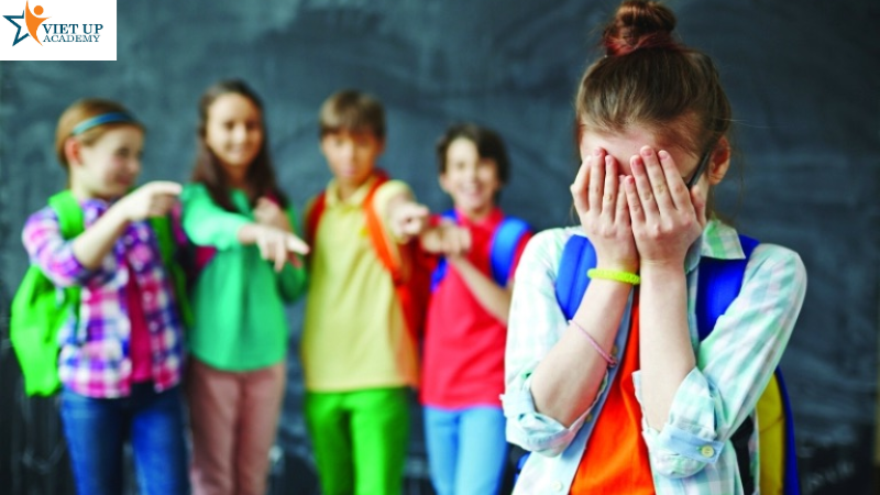 Trang bị kỹ năng xử lý cho con khi bị bạn bè trêu chọc trên trường