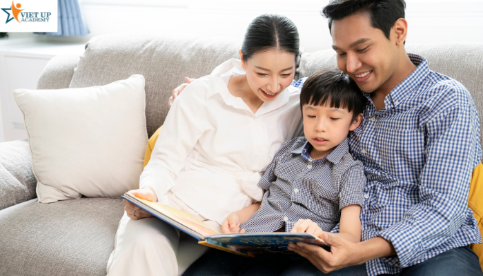 Cùng con đọc sách và trò chuyện vào cuối ngày