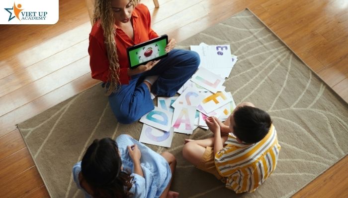 Thông tin cá nhân sẽ được ghi nhớ lâu hơn khi gắn với câu chuyện, trò chơi hoặc tình huống giả định.