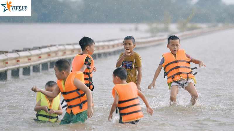 Tuyệt đối không được tự mình ra ngoài lội nước