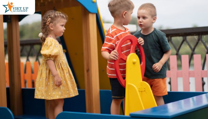 Tạo môi trường gia đình và lớp học êm dịu, tích cực