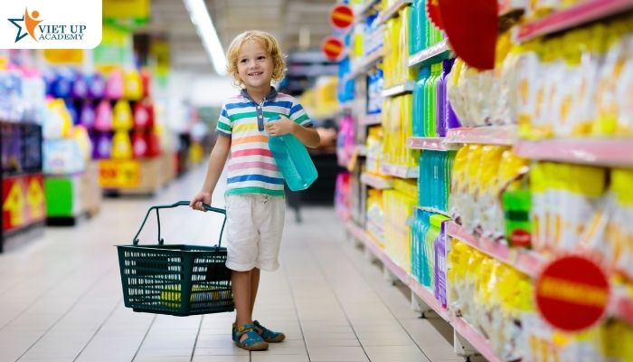 Vì sao trẻ dễ bị lạc trong siêu thị?
